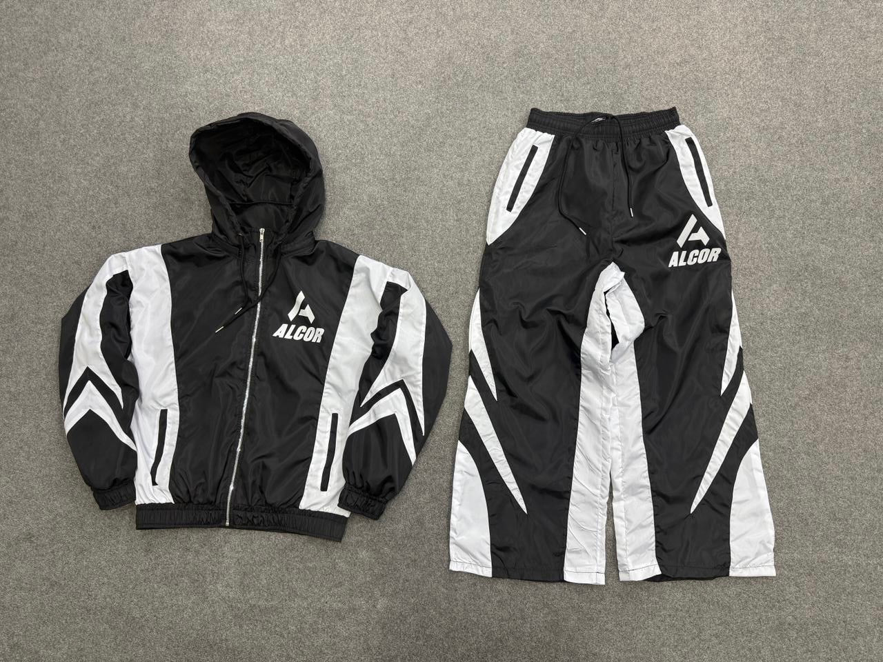 BLACK N WHITE NYLON